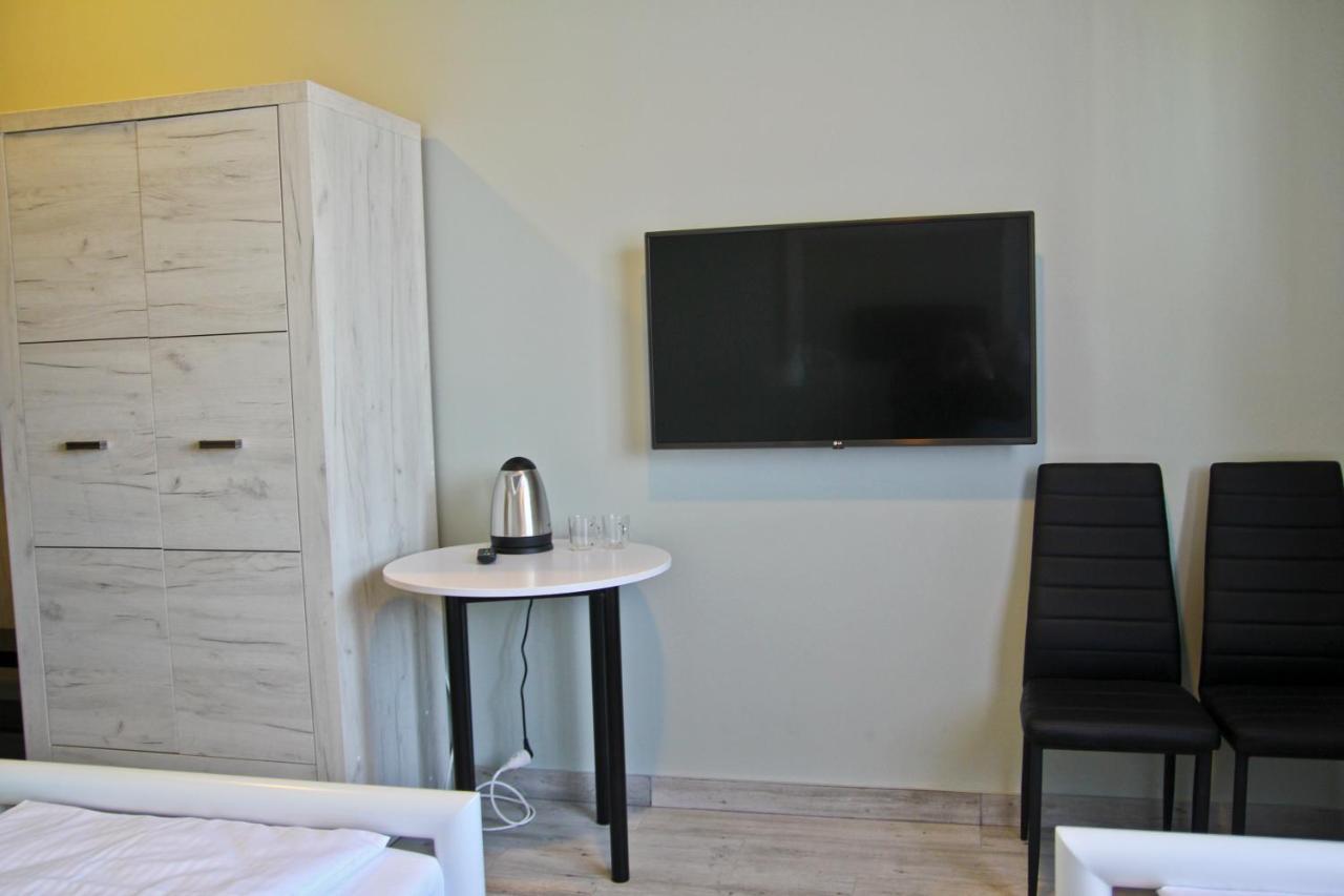 Motel Lunar Oswiecim Ngoại thất bức ảnh