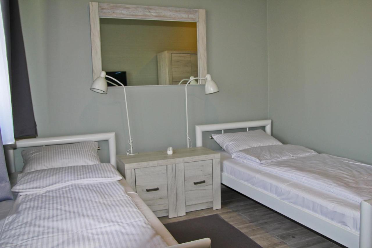 Motel Lunar Oswiecim Ngoại thất bức ảnh