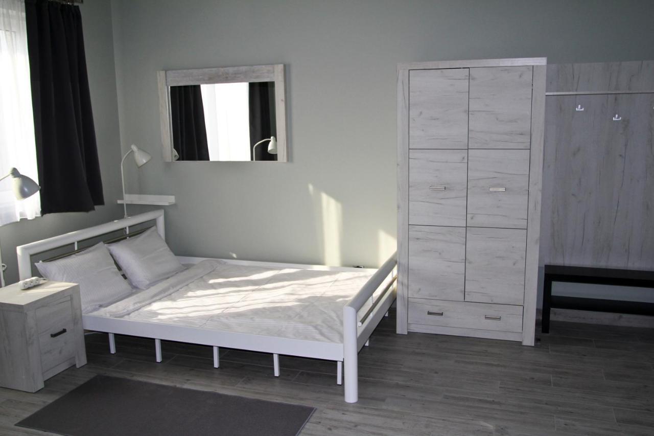 Motel Lunar Oswiecim Ngoại thất bức ảnh